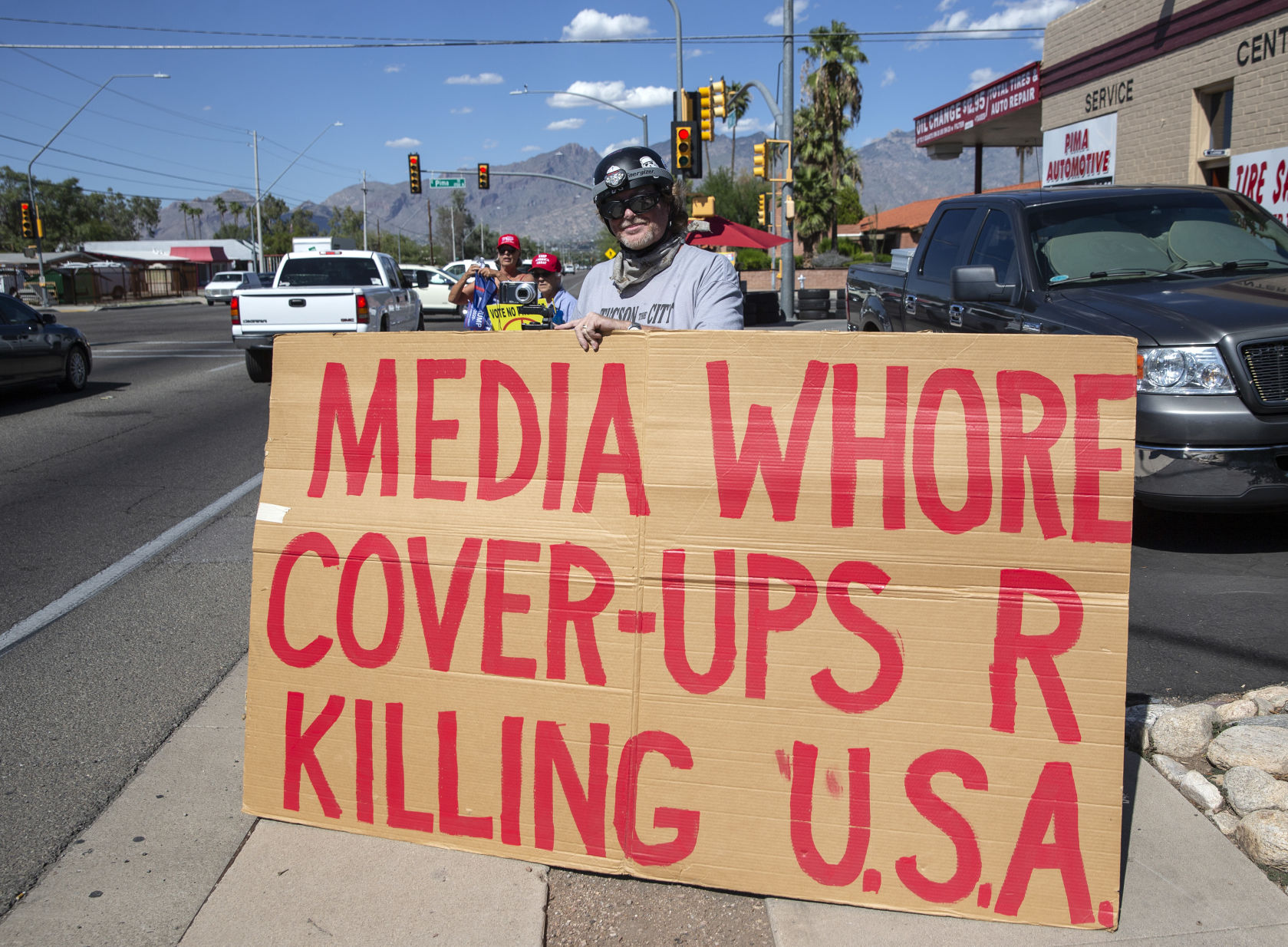 Anti-impeachment protest in Tucson